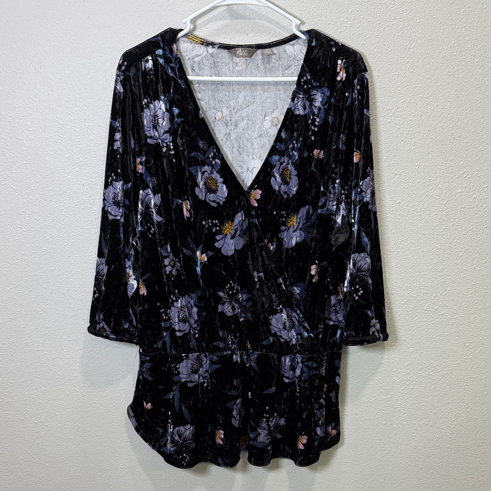 Motto gray‎ Floral Velvet Top